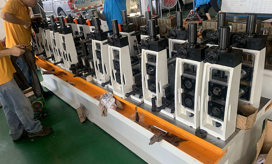 Forming process of welded pipe production line